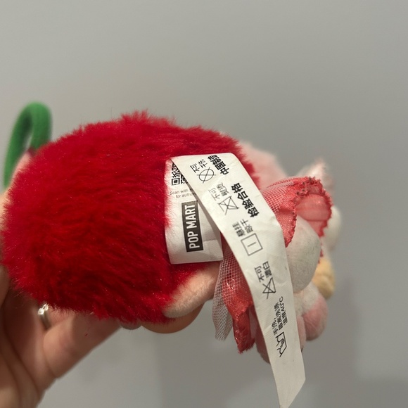 Cry baby cherry keychain - Picture 2 of 2